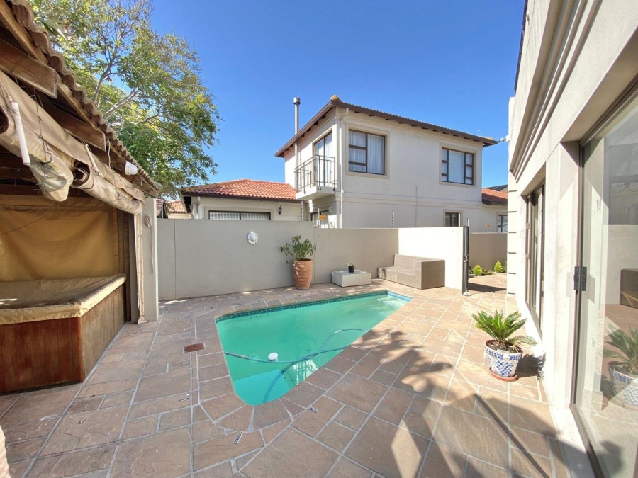 4 Bedroom Property for Sale in West Beach Western Cape
